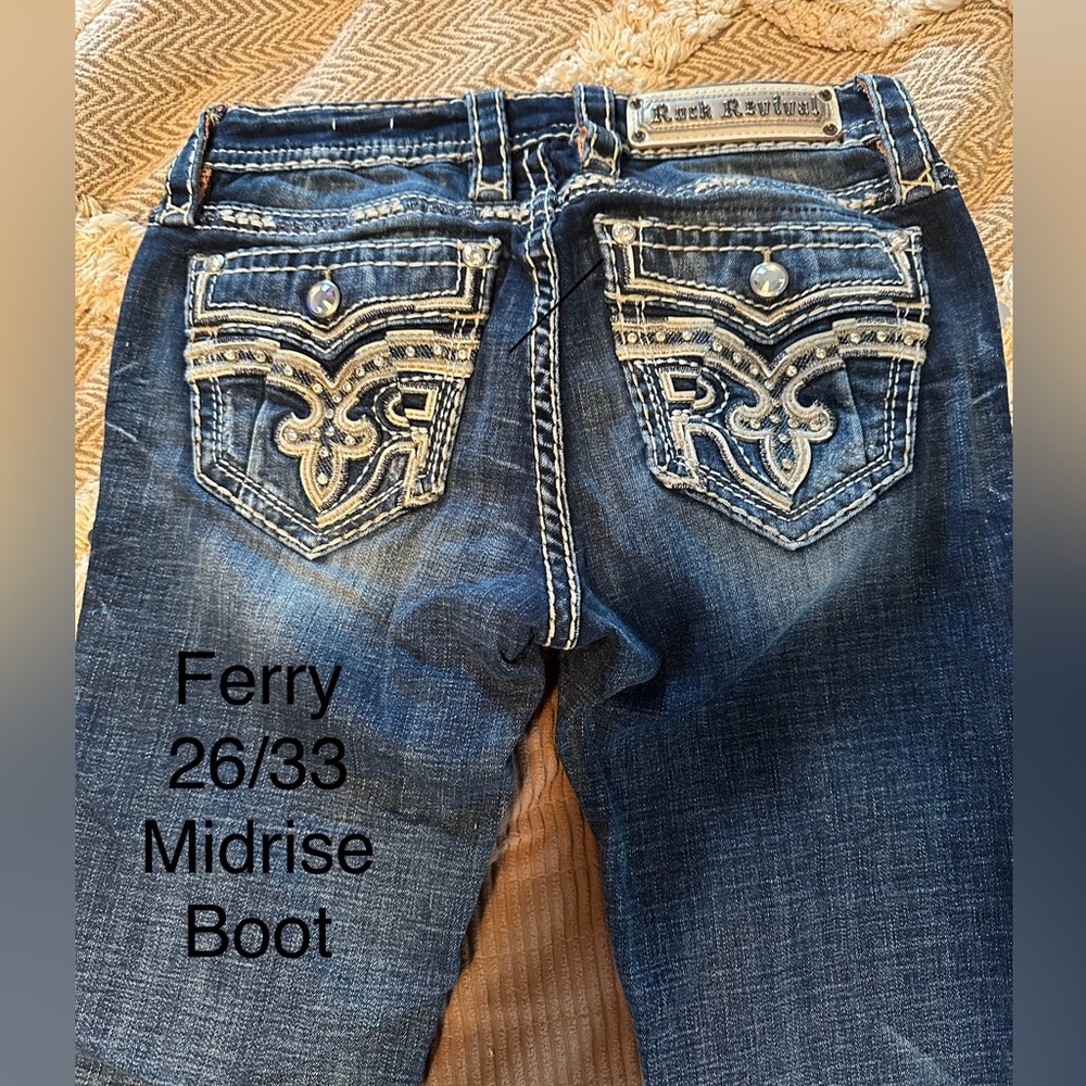 Rock Revival Ferry midrise boot 26/33 jeans